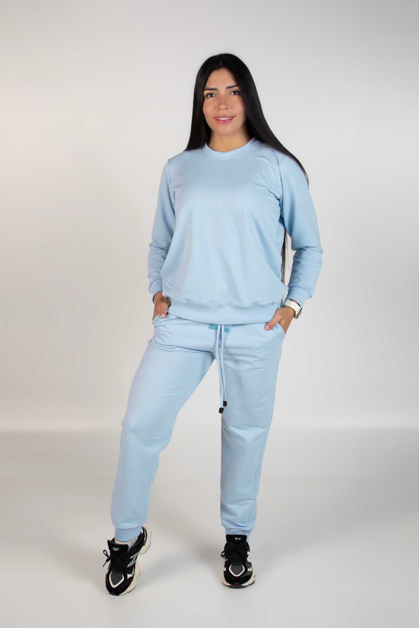 CLASSIC ROUND NECK