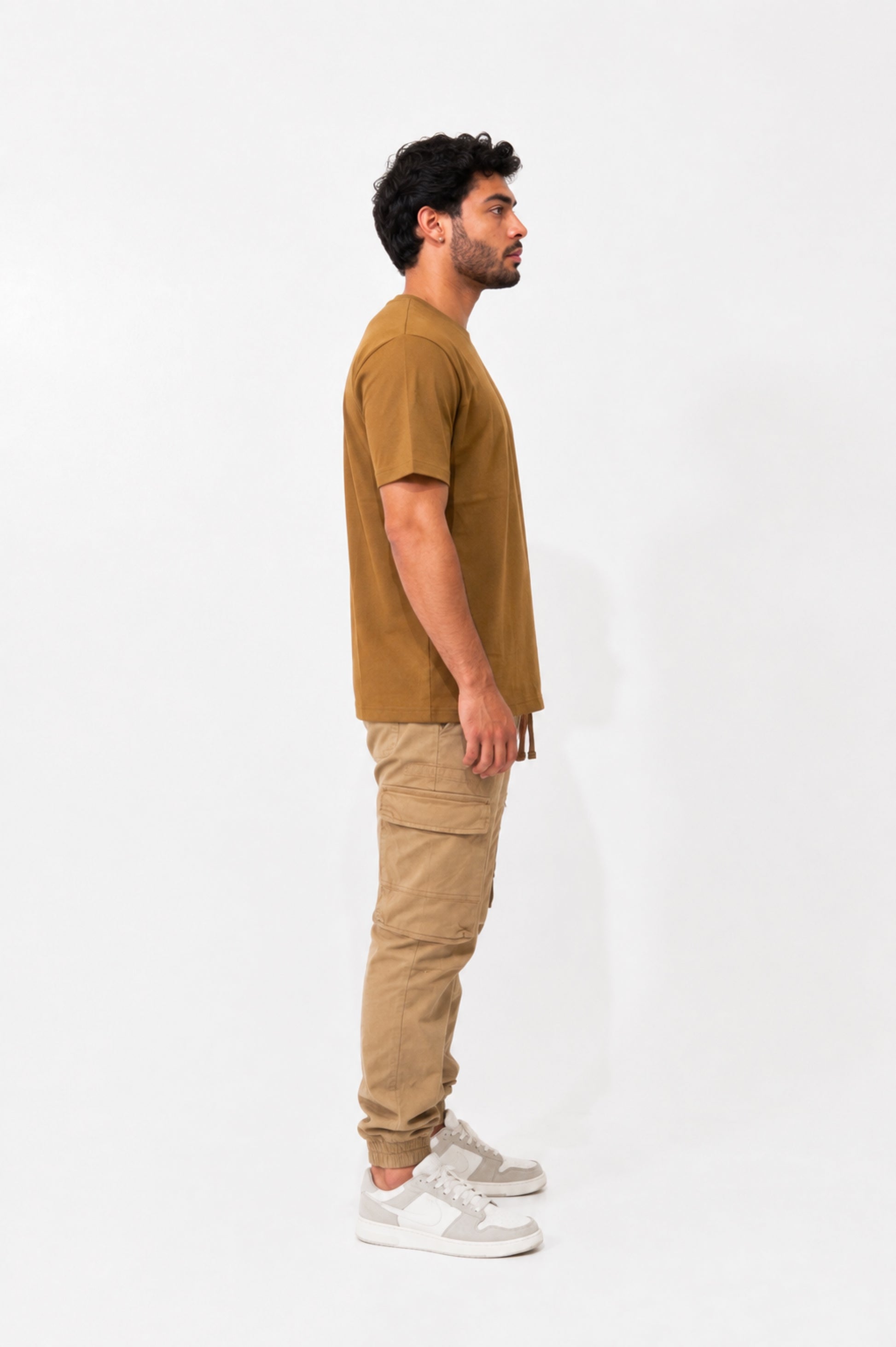 Camiseta basica Zenth cafe, vista lateral
